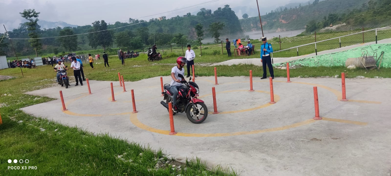 सवारी चालक अनुमति पत्र (License) को प्राप्तिका लागि प्रयोगात्मक परिक्षा संचालन ।